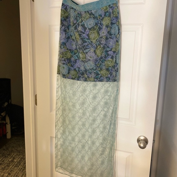 NWT Burberry Watercolor Rose Print and Lace Skirt - Picture 13 of 13